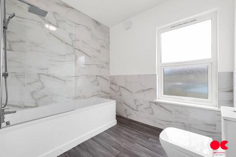 2 bedroom end of terrace house to rent, Gooseley Lane, East Ham E6