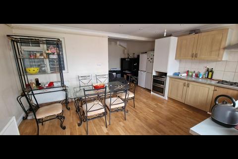 2 bedroom maisonette to rent, Ruislip Road, Greenford, UB6