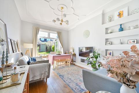 2 bedroom flat for sale, James Avenue, Willesden Green, London, NW2
