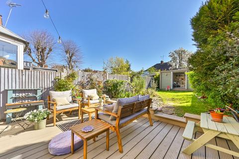 2 bedroom flat for sale, James Avenue, Willesden Green, London, NW2
