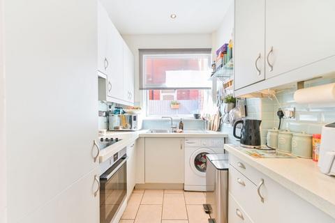 2 bedroom flat for sale, James Avenue, Willesden Green, London, NW2
