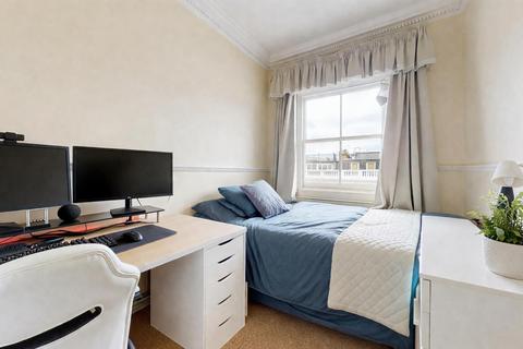 3 bedroom flat to rent, Lexham Gardens, London W8