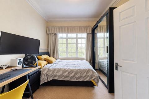 3 bedroom flat to rent, Lexham Gardens, London W8