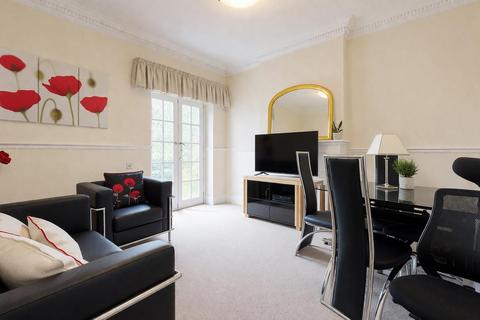 3 bedroom flat to rent, Lexham Gardens, London W8