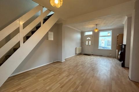 2 bedroom end of terrace house to rent, Pauline Street, IPSWICH