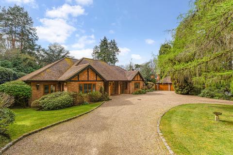 2 bedroom detached bungalow for sale, Fairway, Wentworth Estate