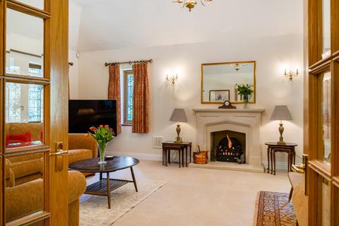 2 bedroom detached bungalow for sale, Fairway, Wentworth Estate