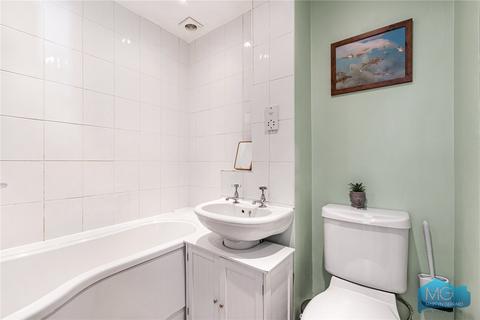 2 bedroom apartment for sale, Caroline Close, London, N10