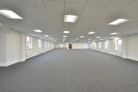 Office to rent, Wilmslow Rd Alderley Edge SK9 7QD