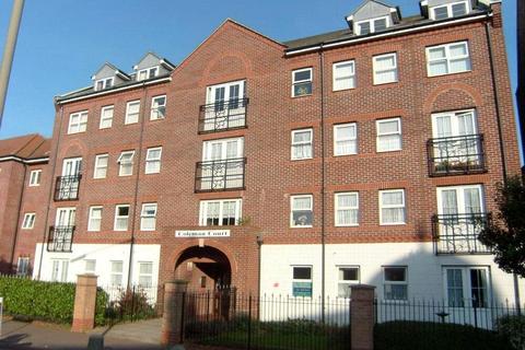 2 bedroom retirement property for sale, Station Road, Clacton-on-Sea, CO15