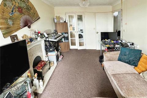 2 bedroom retirement property for sale, Station Road, Clacton-on-Sea, CO15