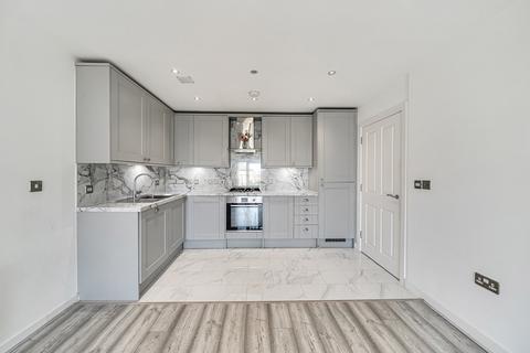 2 bedroom apartment for sale, Truesdales, Ickenham, Uxbridge