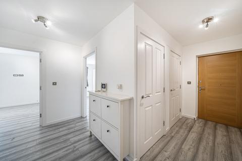 2 bedroom apartment for sale, Truesdales, Ickenham, Uxbridge