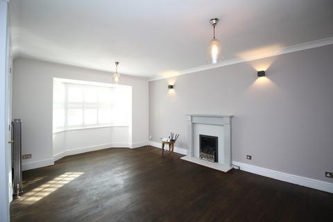 5 bedroom detached house to rent, Coulter Mews, CM11