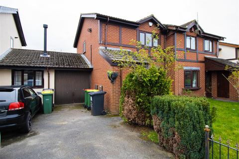 2 bedroom house for sale, 2-Bed House for Sale on Harling Road, Preston