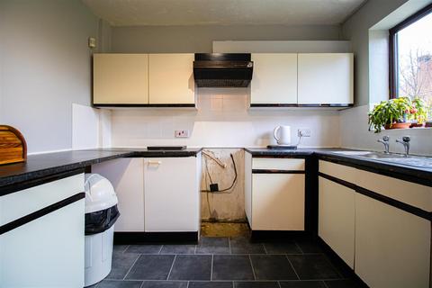 2 bedroom house for sale, 2-Bed House for Sale on Harling Road, Preston