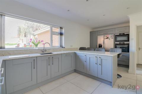 3 bedroom semi-detached bungalow for sale, High Street, Killamarsh, Sheffield, S21