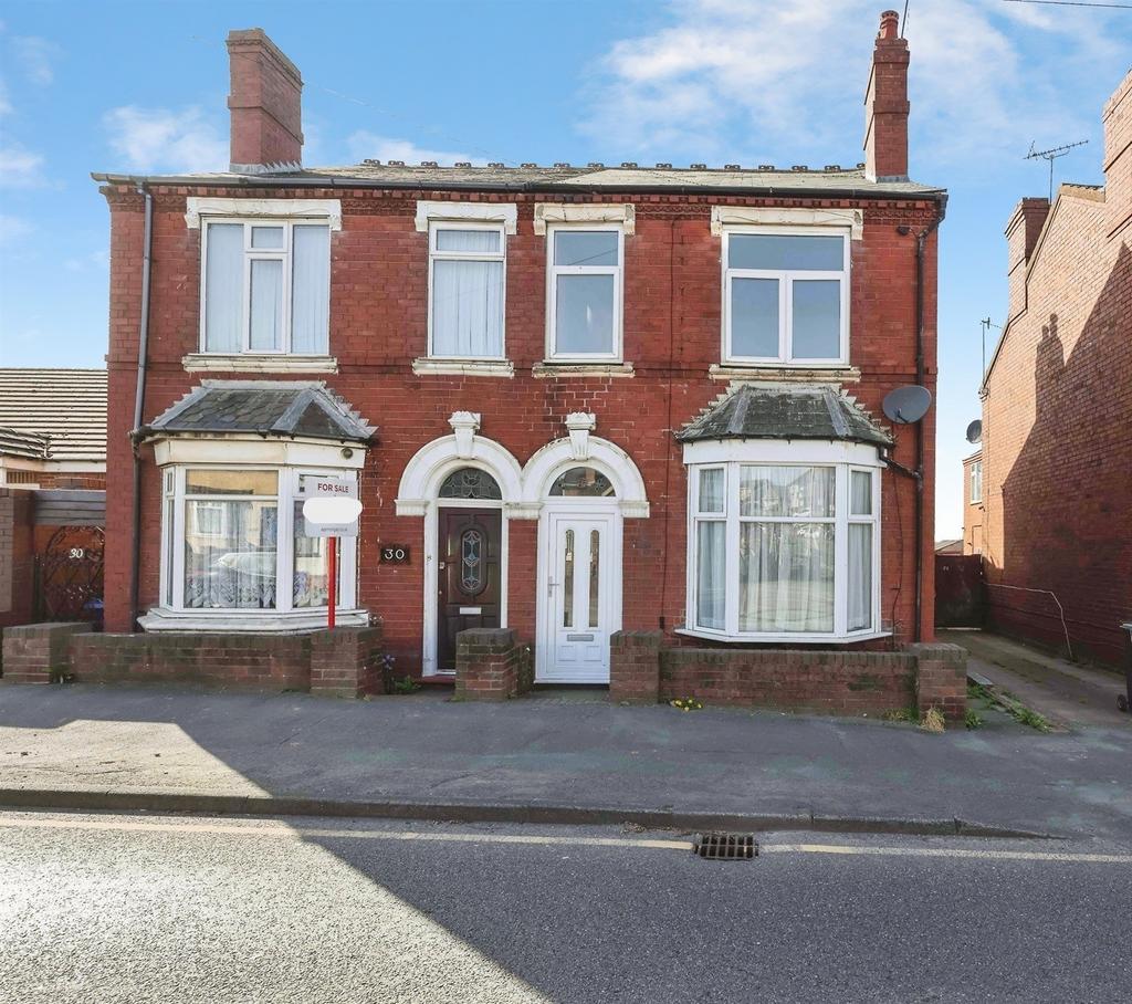 2 bedroom semi-detached house for sale