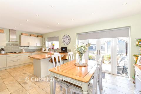 2 bedroom semi-detached bungalow for sale, Seafield Road, Fareham PO16