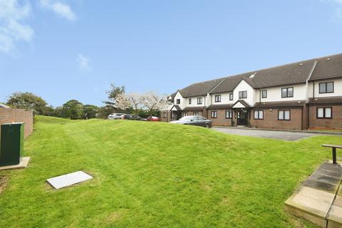 2 bedroom flat for sale, Pettits Lane, Romford
