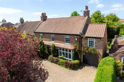 5 bedroom semi-detached house for sale, Strensall Road, Huntington, York, North Yorkshire, YO32