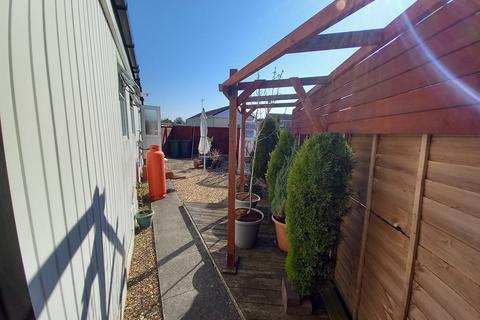 1 bedroom park home for sale, Werrington Grove, Peterborough