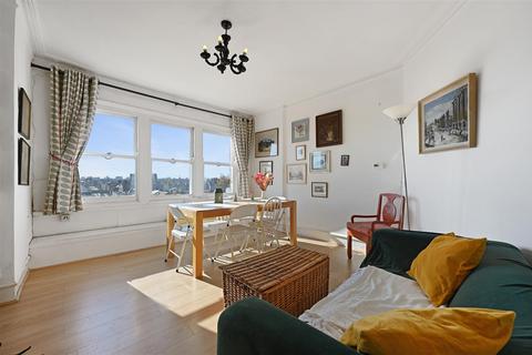 4 bedroom flat for sale, Granville Mansions, London W12