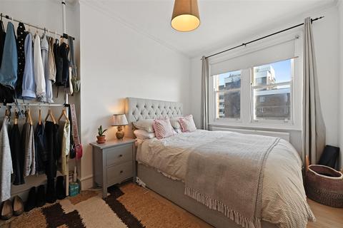 4 bedroom flat for sale, Granville Mansions, London W12