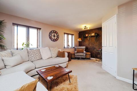 4 bedroom semi-detached house for sale, Piggott Avenue, Nottingham, NG4