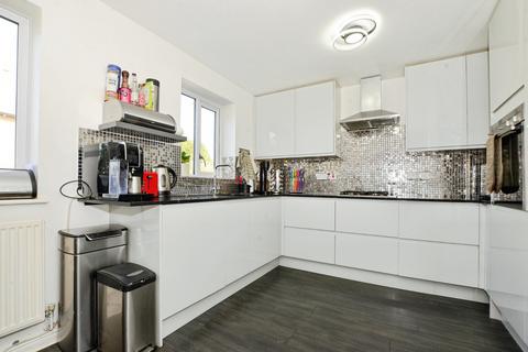 4 bedroom townhouse for sale, Chamberlayne Avenue, Wembley, HA9