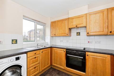 2 bedroom flat to rent, Marine Drive, Barking, IG11