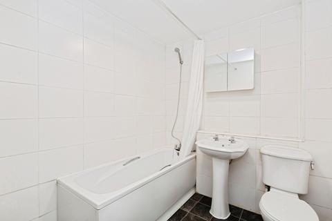 2 bedroom flat to rent, Marine Drive, Barking, IG11