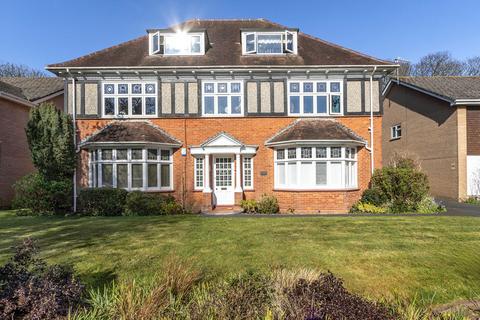 3 bedroom flat for sale, Browning Avenue, Bournemouth