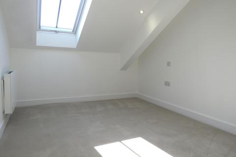 2 bedroom apartment to rent, New Road, Brentwood