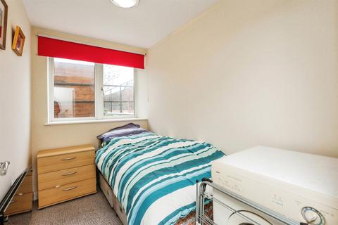 3 bedroom apartment to rent, High Street, MELTON MOWBRAY, LE13
