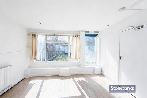 5 bedroom semi-detached house to rent, West Road, West Drayton UB7