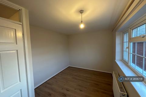 3 bedroom terraced house to rent, Beetons Way, Bury St. Edmunds, IP32