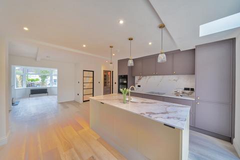 4 bedroom semi-detached house for sale, Wellsway, Somerset BA2