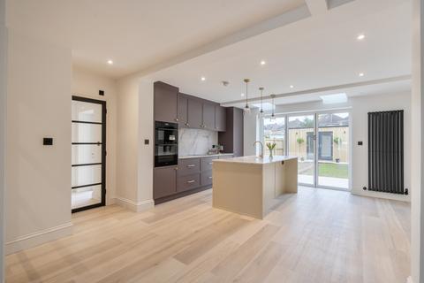 4 bedroom semi-detached house for sale, Wellsway, Somerset BA2