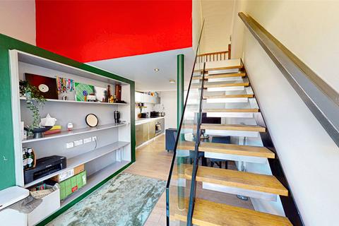 2 bedroom terraced house for sale, Salford M6
