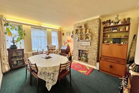 3 bedroom semi-detached house for sale, Hicks Avenue, Greenford