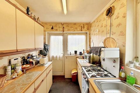 3 bedroom semi-detached house for sale, Hicks Avenue, Greenford