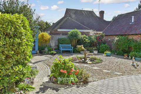 4 bedroom detached house for sale, Wallace Avenue, Worthing BN11