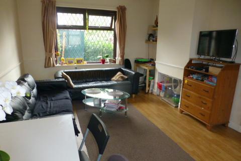 2 bedroom apartment to rent, Waterloo Road, Manchester, M8 8BY