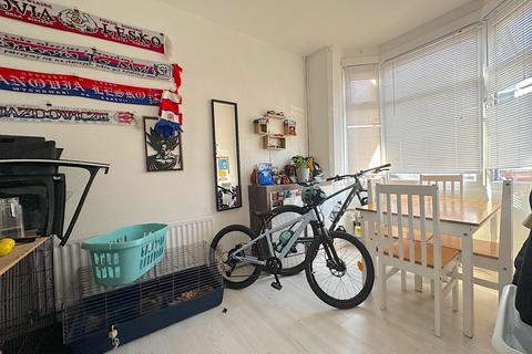 3 bedroom terraced house for sale, Smestow Street, Wolverhampton WV10