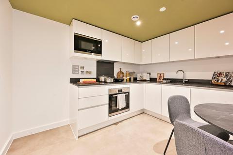 Studio to rent, Childers Street, London, SE8