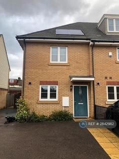 2 bedroom end of terrace house to rent, Champness, Barking, IG11