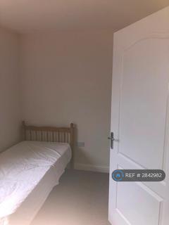 2 bedroom end of terrace house to rent, Champness, Barking, IG11