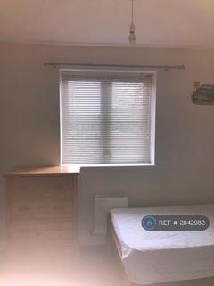 2 bedroom end of terrace house to rent, Champness, Barking, IG11