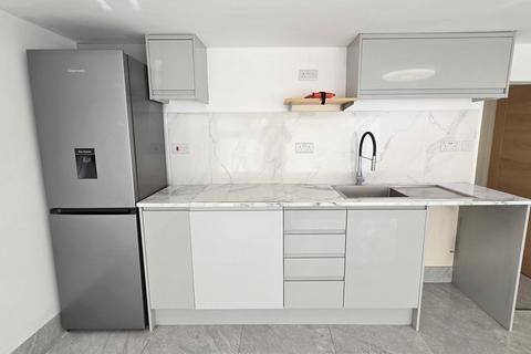Retail property (high street) to rent, 122-122A Finchley Rd London NW3 5HT